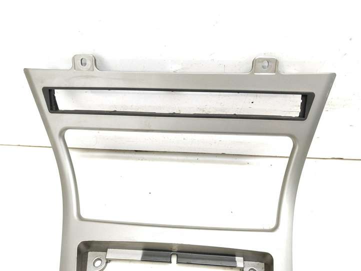 BMW X3 E83 (2003 - 2010)  3411708 Рамка рычага переключения передач