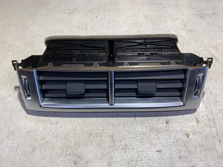 Land Rover Range Rover Sport L494 (2013 - 2017) DK6201820A Центральный воздушный дефлектор — фото 1