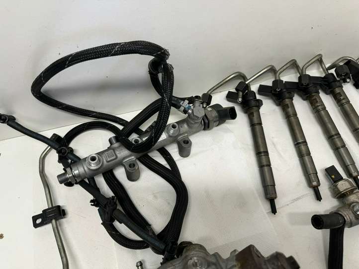 Volkswagen Touareg II (2010 - 2018)  059130277EK Комплект системы впрыска топлива
