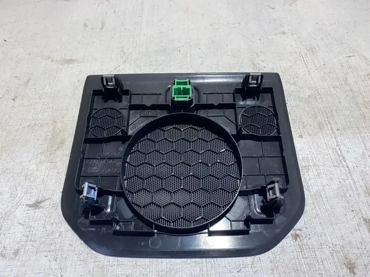 Land Rover Discovery Sport (2014 - 2019) FK7204454AD Накладка центрального динамика — фото 2