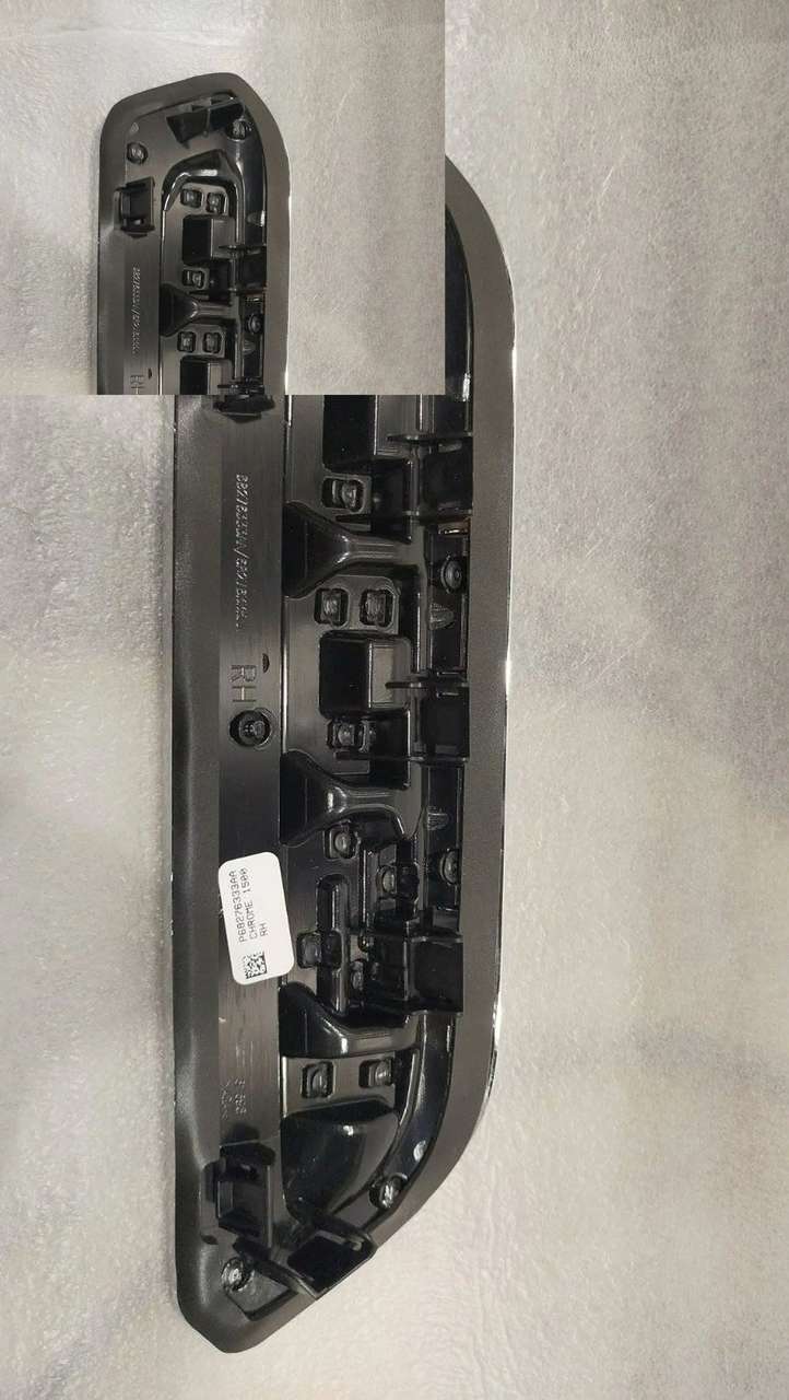 Dodge Ram (2018 - )  68276333AA Отделка капота