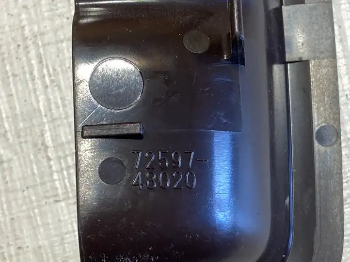 Lexus RX 450H (2019 - ) 7259748020 Ручка регулировки спинки сиденья — фото 3