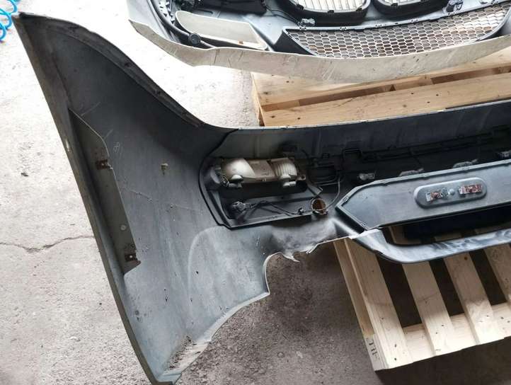 BMW 6 E63 E64 (2002 - 2010)  51117841154 Комплект бампера