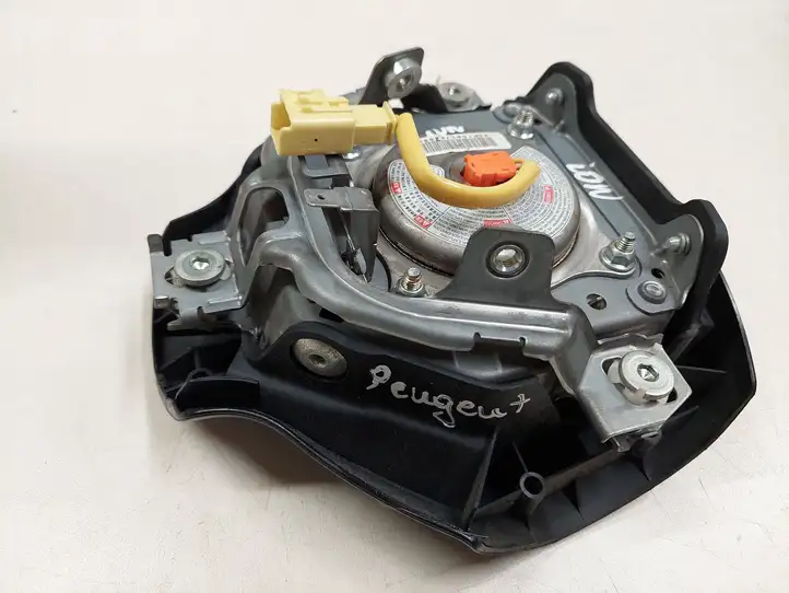 Peugeot iOn (2010 - 2016) GP108176499 Подушка безопасности руля — фото 6