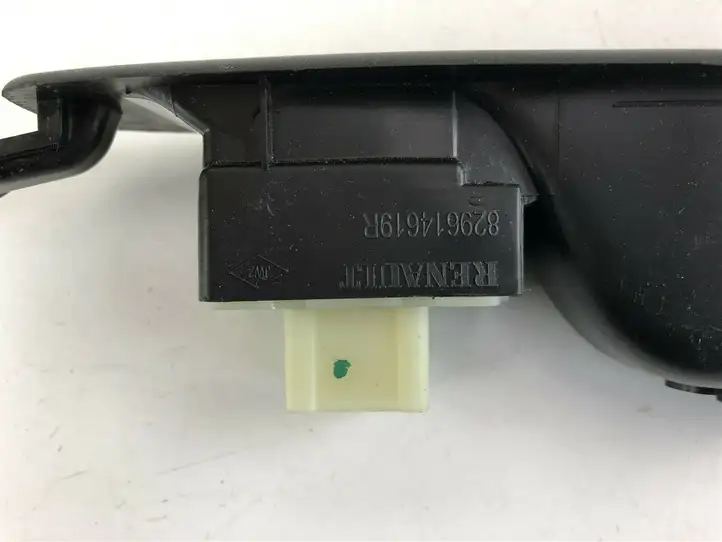 Renault Captur (2013 - 2020) 829614619R Кнопка стеклоподъемников — фото 3