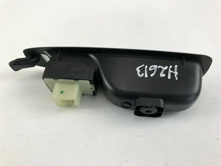 Renault Captur (2013 - 2020) 829614619R Кнопка стеклоподъемников — фото 4