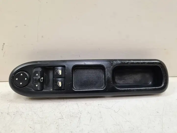 Peugeot 407 (2004 - 2011) 53269706 Блок кнопок стеклоподъемников — фото 1