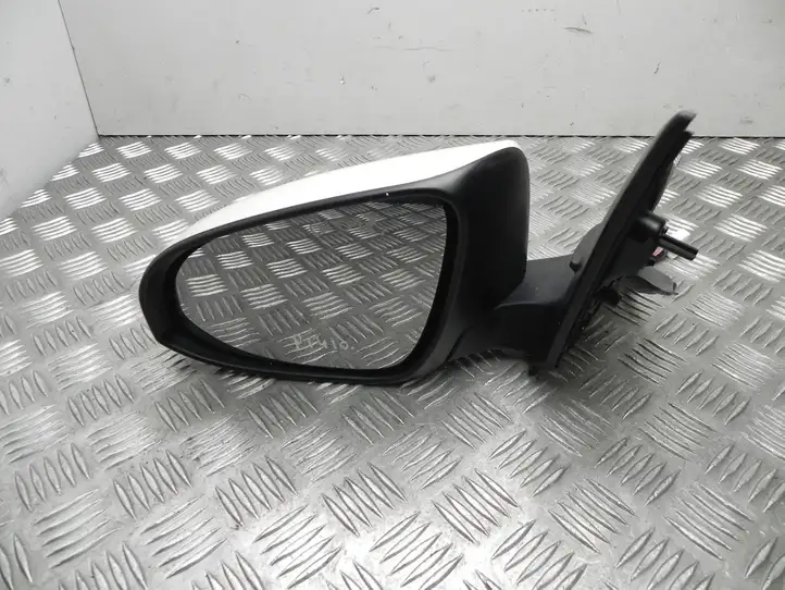 Toyota Auris E180 (2012 - 2018) E11026983 Боковое зеркало с электроприводом — фото 1