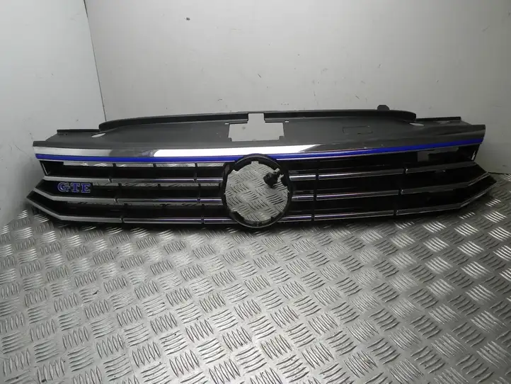 Volkswagen PASSAT B8 (2015 - ) 3G0853396 Передняя решетка — фото 1