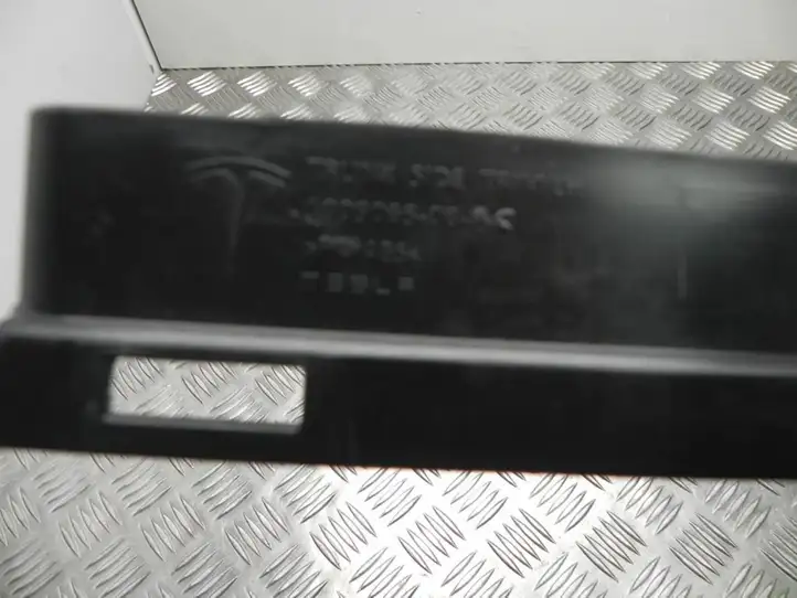 Tesla Model S (2012 - 2016) 100906500C Нижняя отделка — фото 3