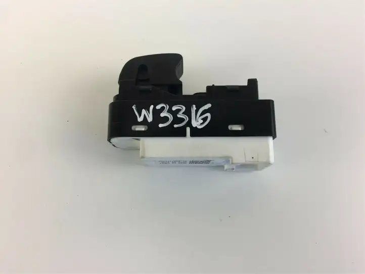Mazda 3 II (2013 - 2017) BBP366370B Кнопка стеклоподъемников — фото 4