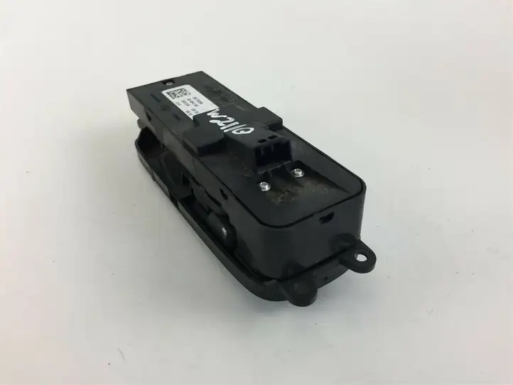 Volvo C30 (2010 - 2013) 30773208 Кнопка стеклоподъемников — фото 4