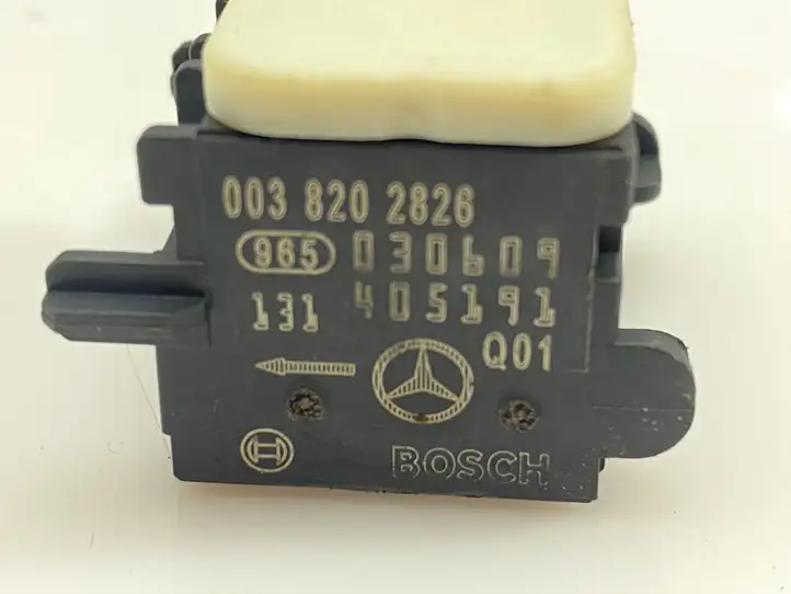Mercedes-Benz GL X164 (2006 - 2012) 0038202826 Датчик удара SRS — фото 2