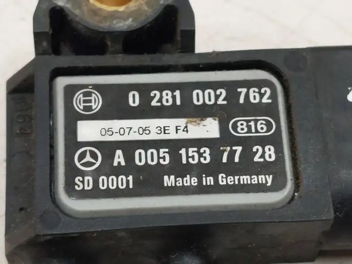 Mercedes-Benz E W211 (2002 - 2009) A0051537728 Датчик давления выхлопных газов — фото 2