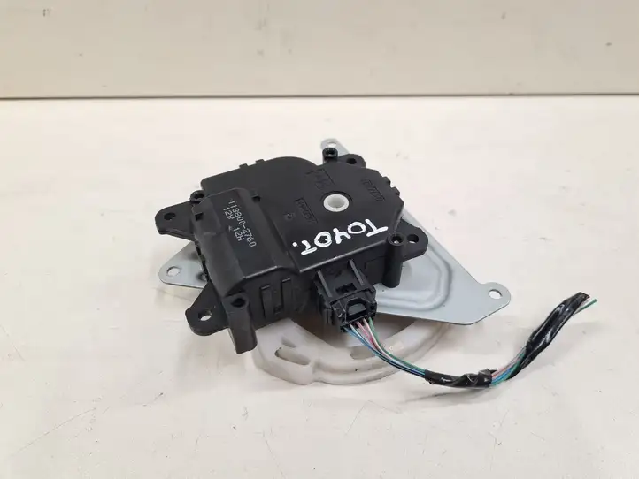 Toyota Avensis T250 (2006 - 2009) 1138002760 Двигатель задвижки потока воздуха — фото 2