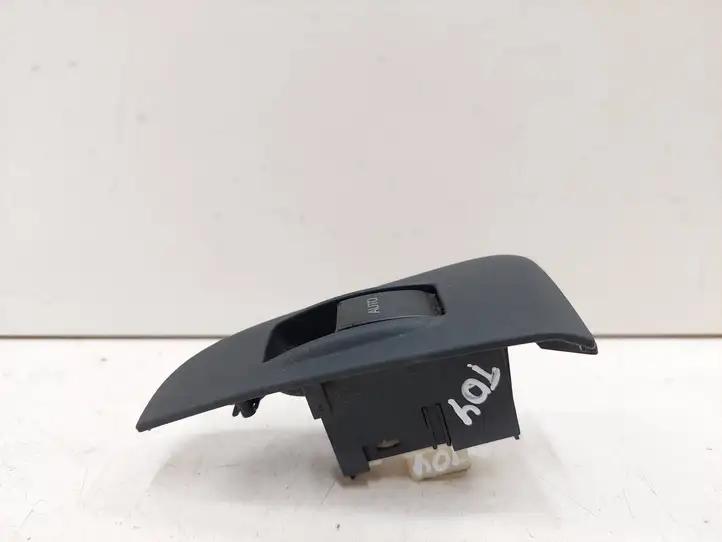 Toyota Avensis T250 (2006 - 2009) 7427205020 Блок кнопок стеклоподъемников — фото 2