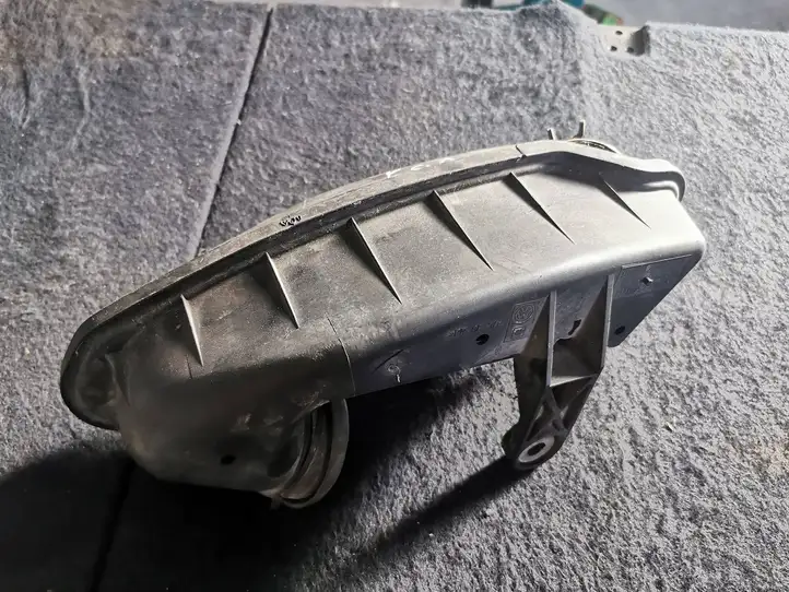 Volkswagen New Beetle (1997 - 2005) 114615727749 Трубка подачи воздуха — фото 4