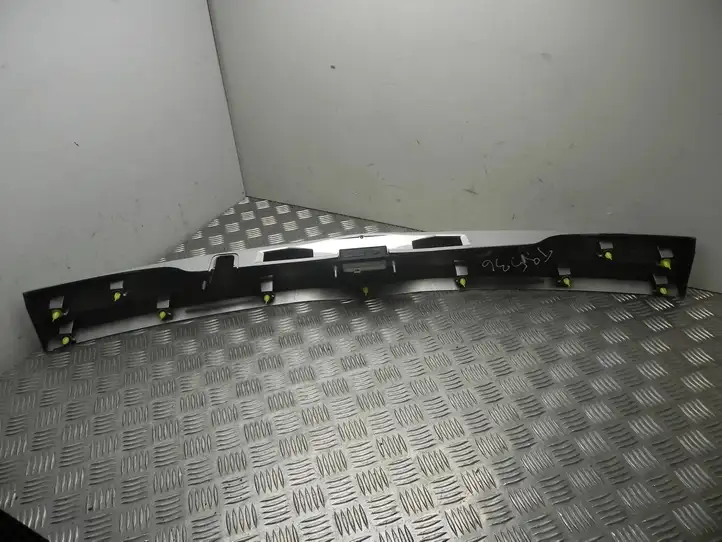 Toyota Prius (XW30) (2009 - 2015) 7680147070 Подсветка номера — фото 2
