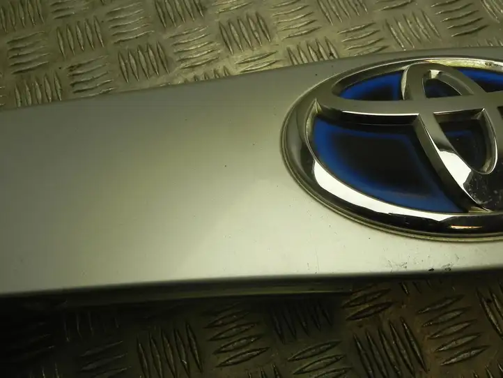 Toyota Prius (XW30) (2009 - 2015) 7680147070 Подсветка номера — фото 4