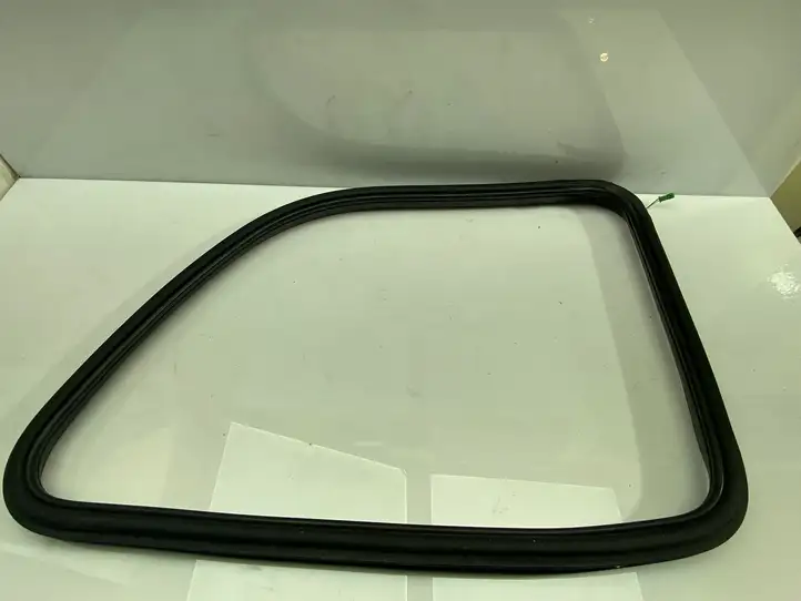 Mercedes-Benz GL X164 (2006 - 2012) A1646701439 Уплотнитель кузова — фото 1