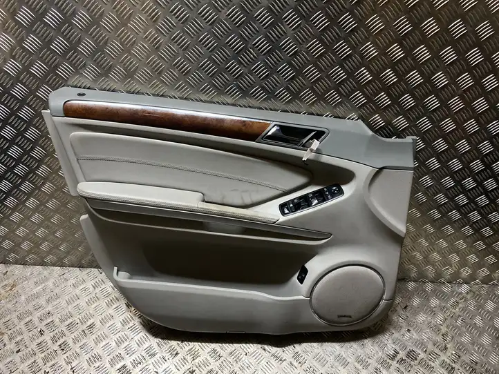 Mercedes-Benz GL X164 (2006 - 2012) Обшивка передней двери — фото 1