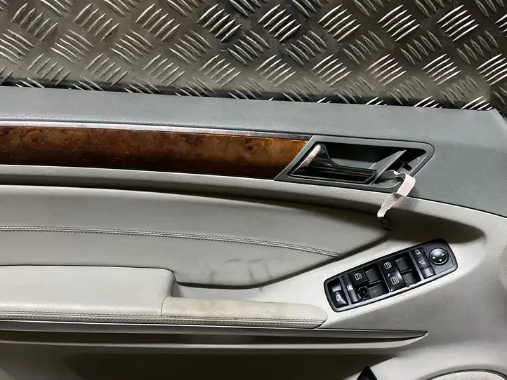 Mercedes-Benz GL X164 (2006 - 2012) Обшивка передней двери — фото 2