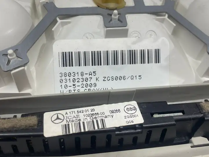 Mercedes-Benz GL X164 (2006 - 2012) A1715420123 Задняя подсветка — фото 3