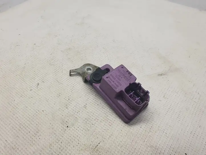 Toyota Avensis T250 (2006 - 2009)  8595202020 Другая деталь салона