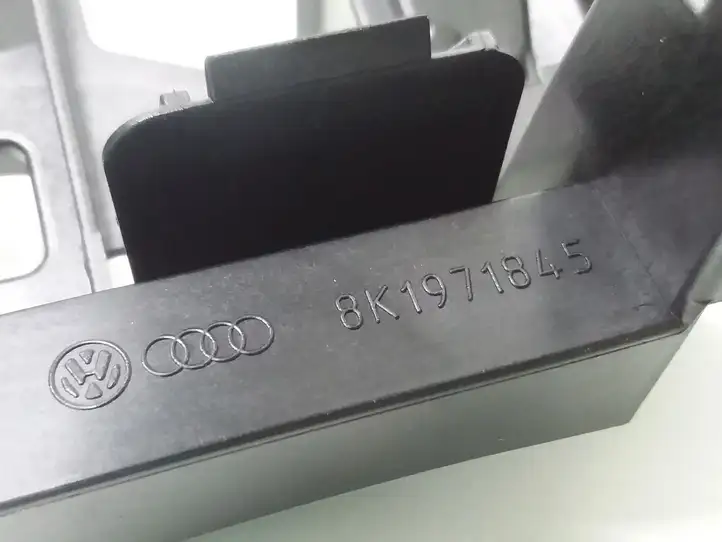 Audi A8 (2010 - 2014)  8K1971845 Другая деталь салона