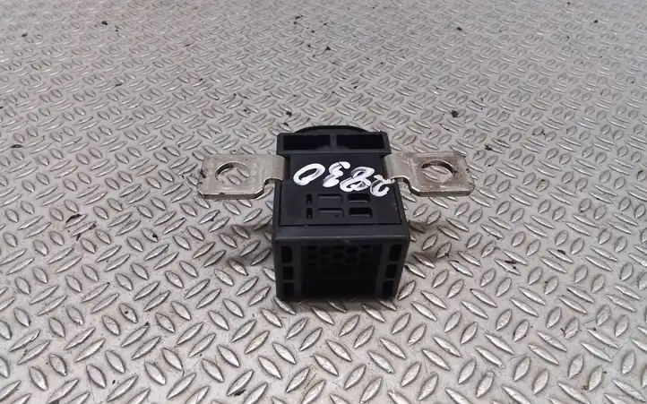 Audi A6 S6 C6 4F (2004 - 2008) 4F0915519 Реле защиты аккумулятора — фото 3