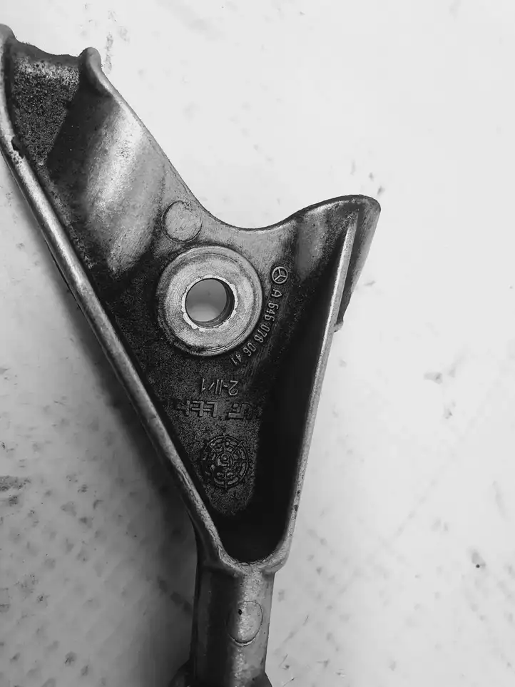 Mercedes-Benz E W211 (2002 - 2009)  A6460780641 Другая деталь отсека двигателя