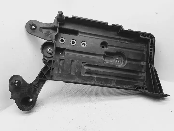 Seat Leon (5F) (2012 - 2019) 5Q0915321H Ящик аккумулятора — фото 1