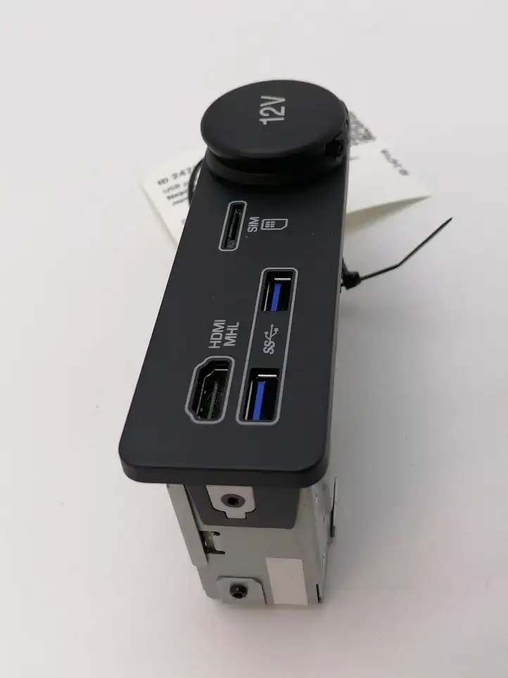 Jaguar F-Pace (2016 - )  FW9319E110AC Разъем USB