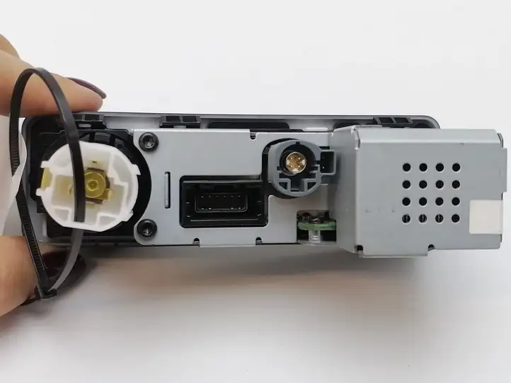 Jaguar F-Pace (2016 - )  FW9319E110AC Разъем USB