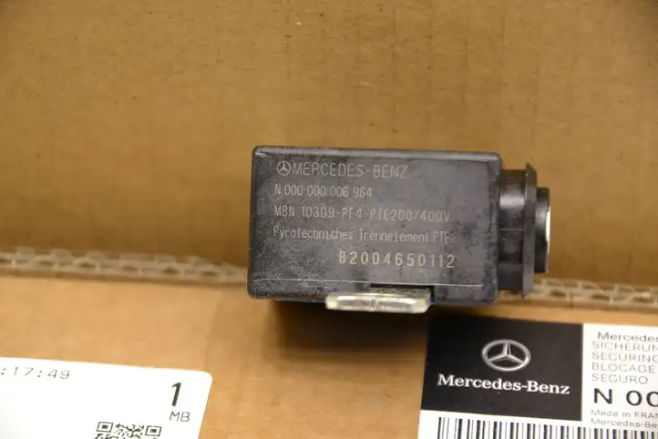 Mercedes-Benz GLE W167 (2019 - ) N000000006984 Реле защиты аккумулятора — фото 3