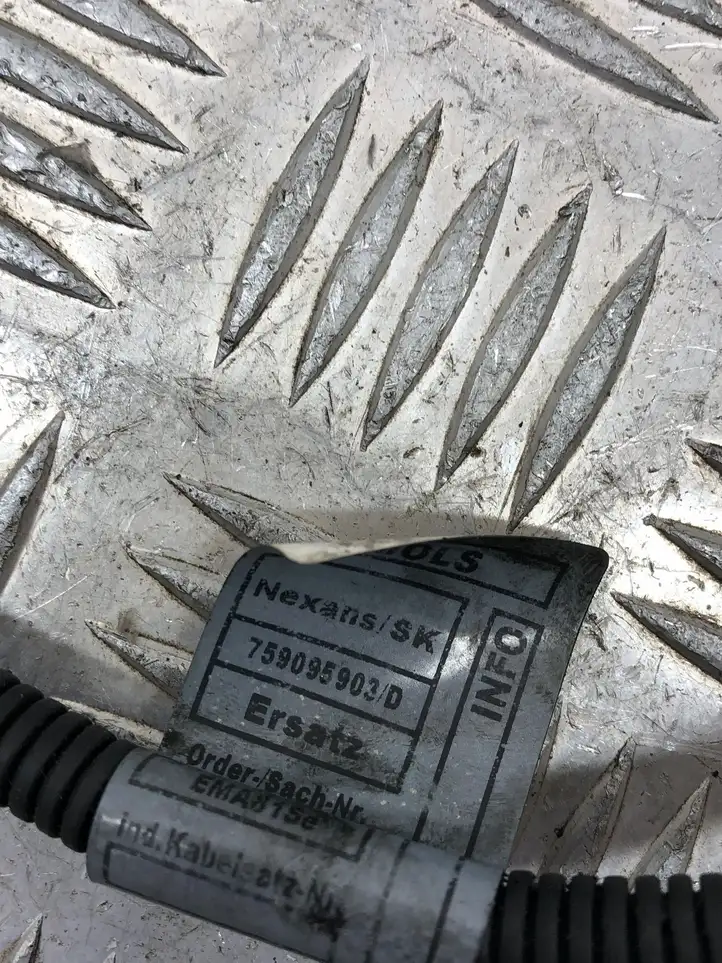 BMW 5 E60 E61 (2004 - 2010) 778923105 Провода свечей накаливания — фото 4