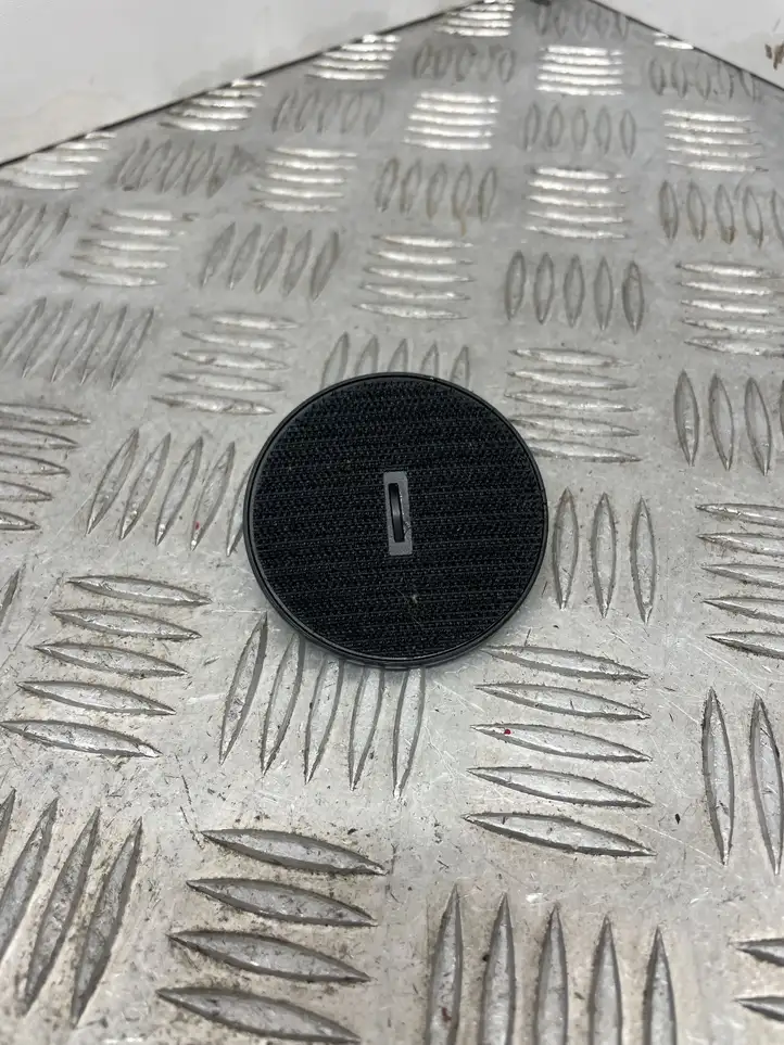BMW 5 E60 E61 (2004 - 2010) 91666093 Клипса крепления коврика — фото 1