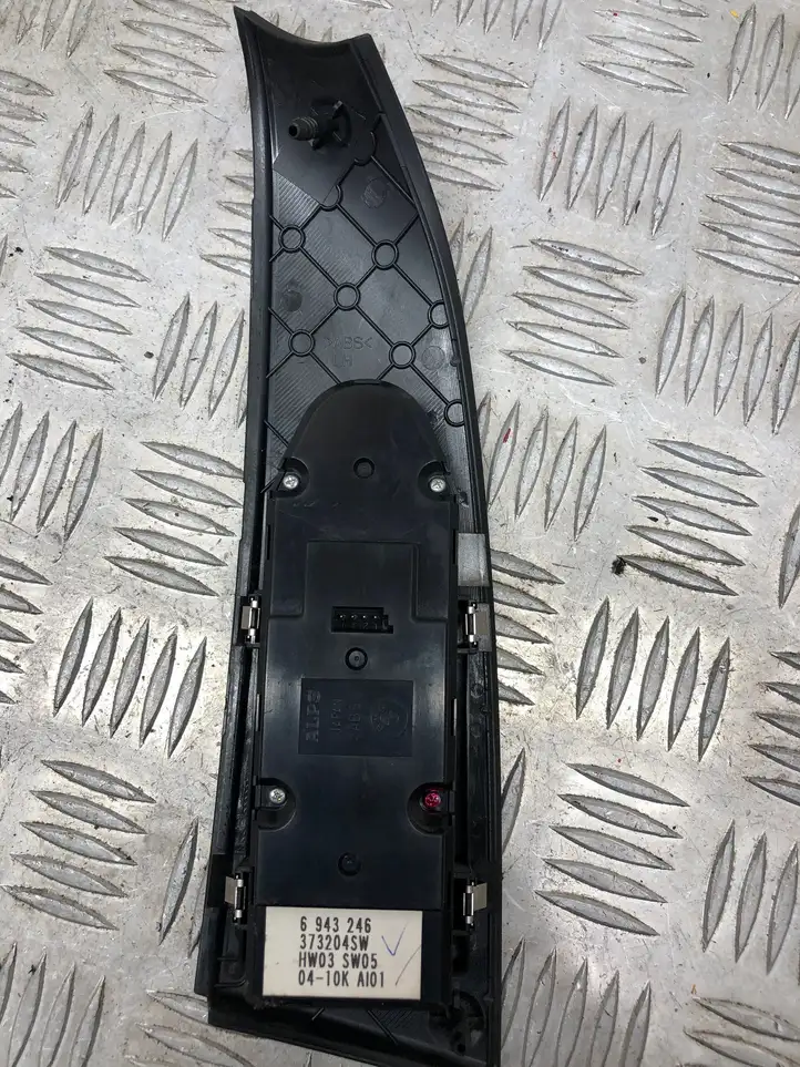 BMW 5 E60 E61 (2004 - 2010) 6943246 Кнопка стеклоподъемников — фото 3