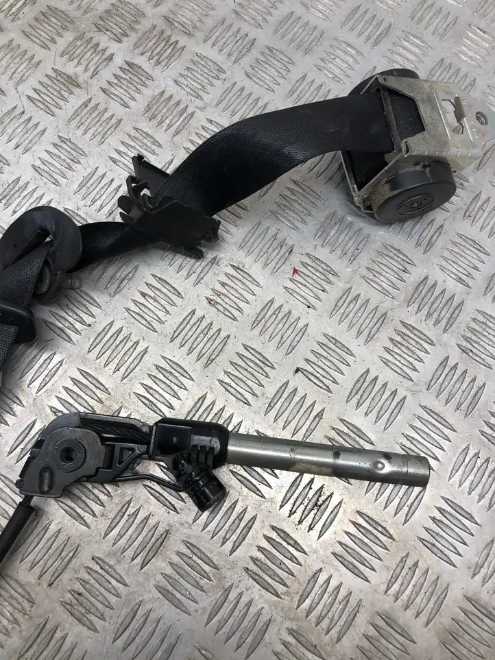 BMW 5 E60 E61 (2004 - 2010) 601629800 Передний ремень безопасности — фото 2