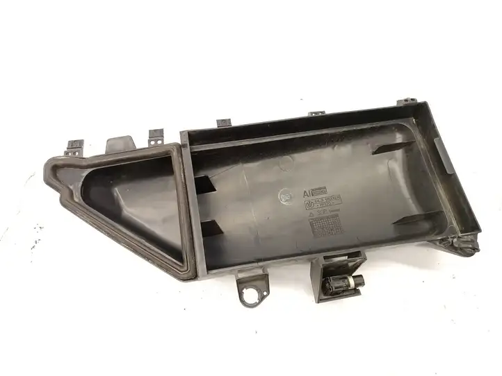 BMW 5 E60 E61 (2004 - 2010) 64316950936 Крышка микрофильтра воздуха — фото 3