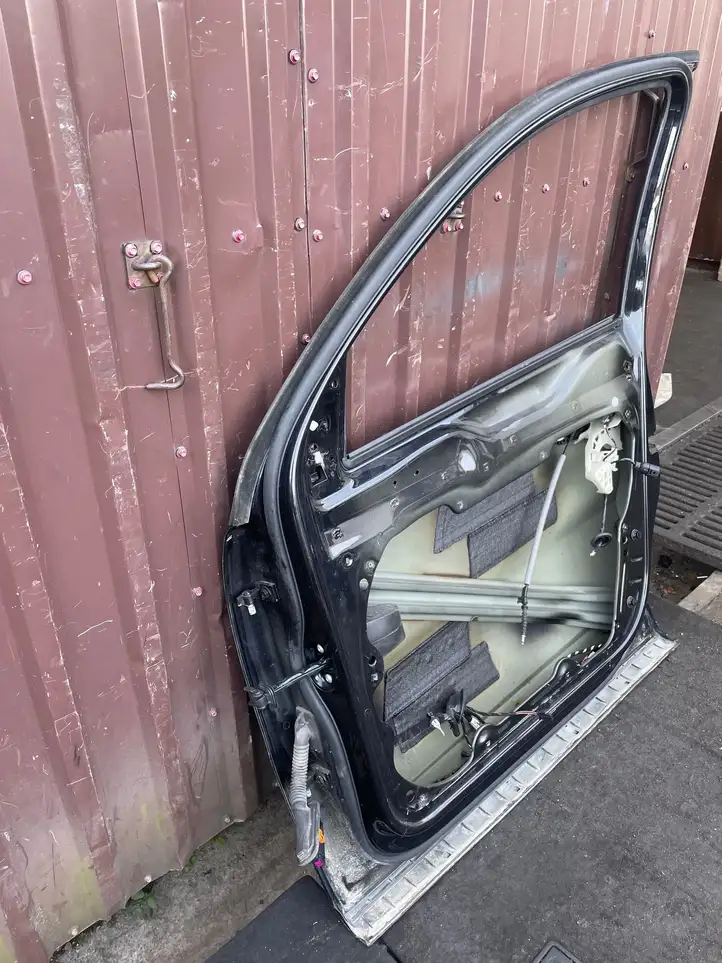 Volkswagen Tiguan (2011 - 2016) Дверь — фото 2