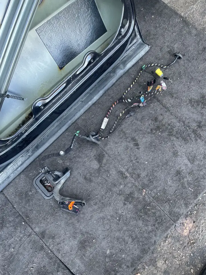 Volkswagen Tiguan (2011 - 2016) Дверь — фото 2