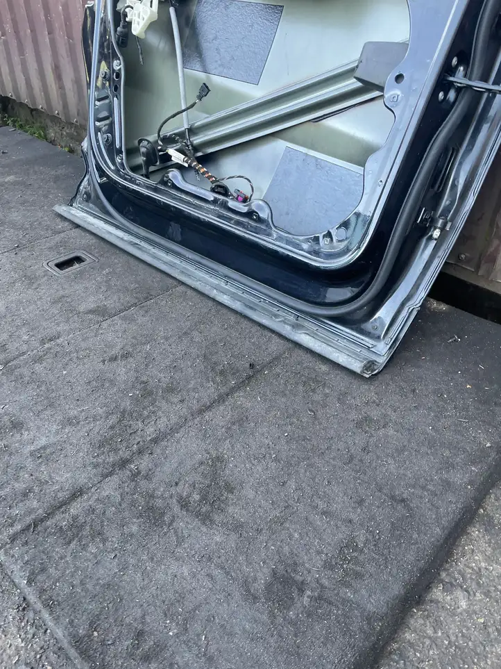 Volkswagen Tiguan (2011 - 2016) Дверь — фото 3