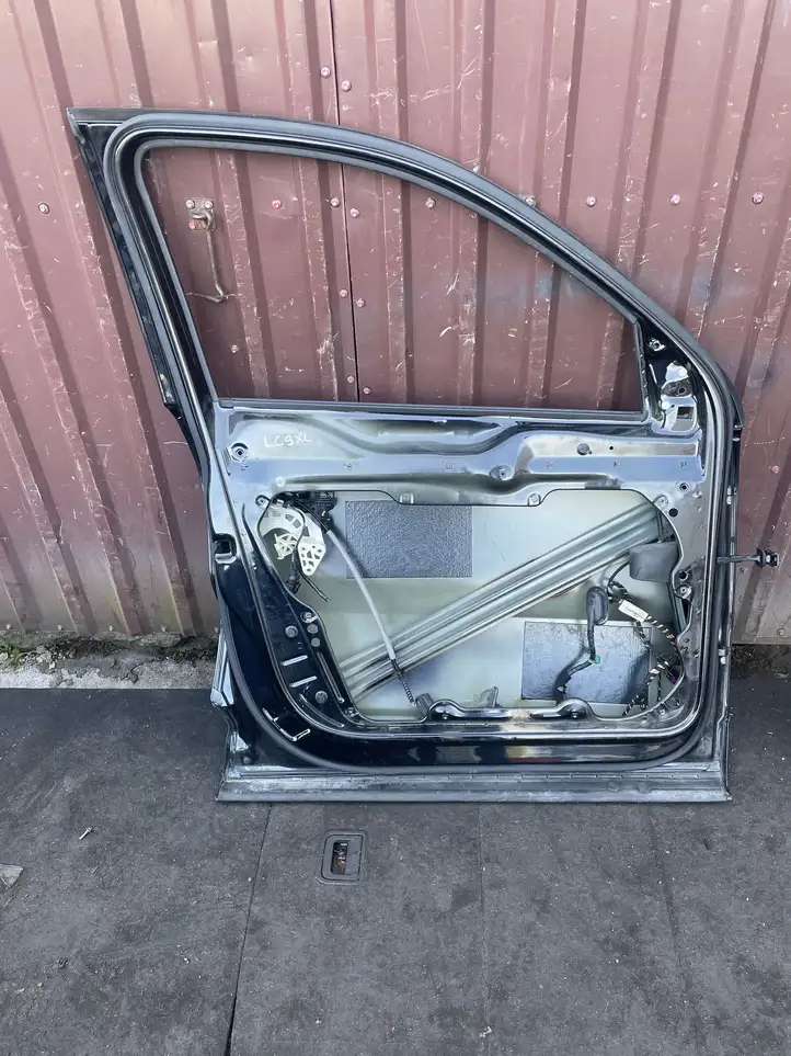 Volkswagen Tiguan (2011 - 2016) Дверь — фото 9