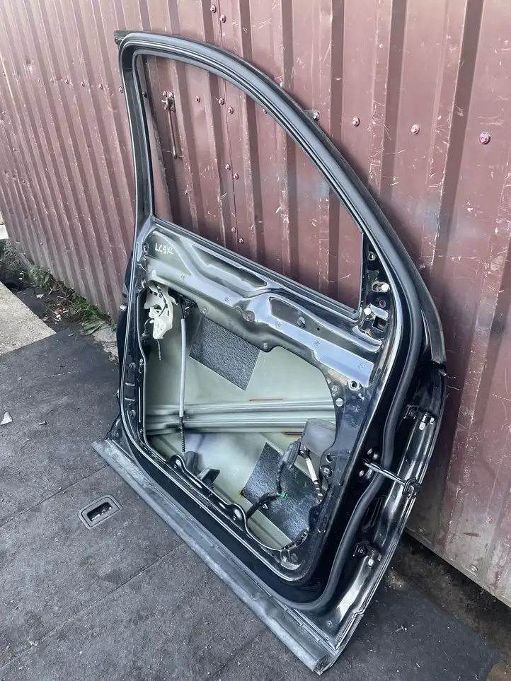 Volkswagen Tiguan (2011 - 2016) Дверь — фото 11