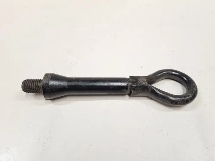 Nissan Primera (2001 - 2008) Буксировочная петля — фото 1