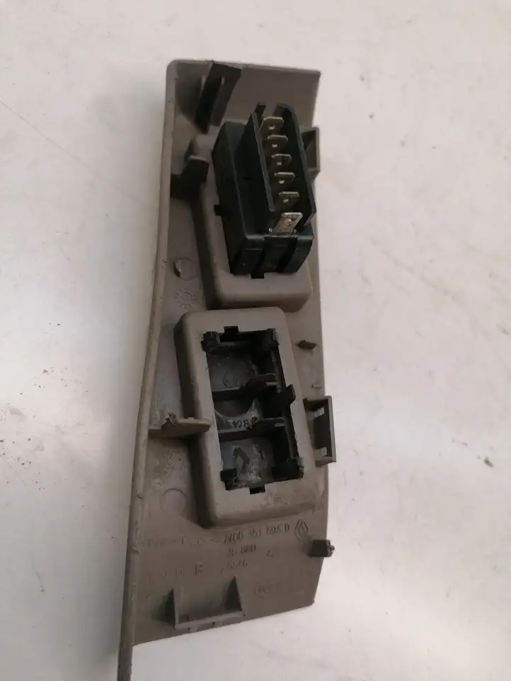Renault Master II (1998 - 2003) 7700351693D Кнопка стеклоподъемников — фото 3