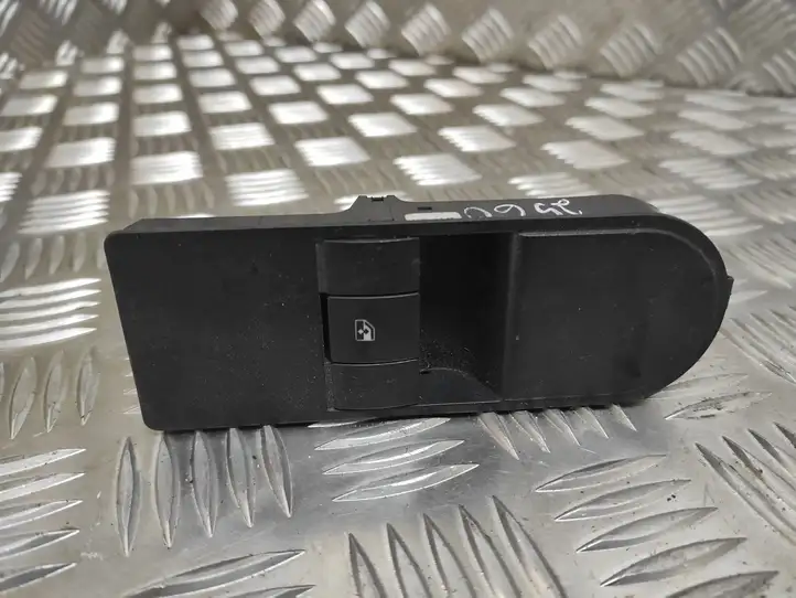 Opel Astra H (2004 - 2009) 66032 Кнопка стеклоподъемников — фото 1