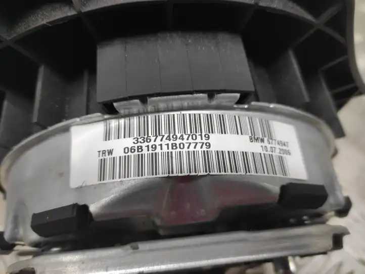 BMW 3 E90 E91 (2005 - 2012) 6774947 Подушка безопасности руля — фото 4