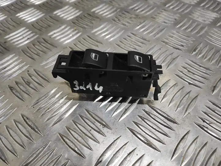 BMW 3 E46 (1998 - 2005) 6902179 Кнопка стеклоподъемников — фото 1